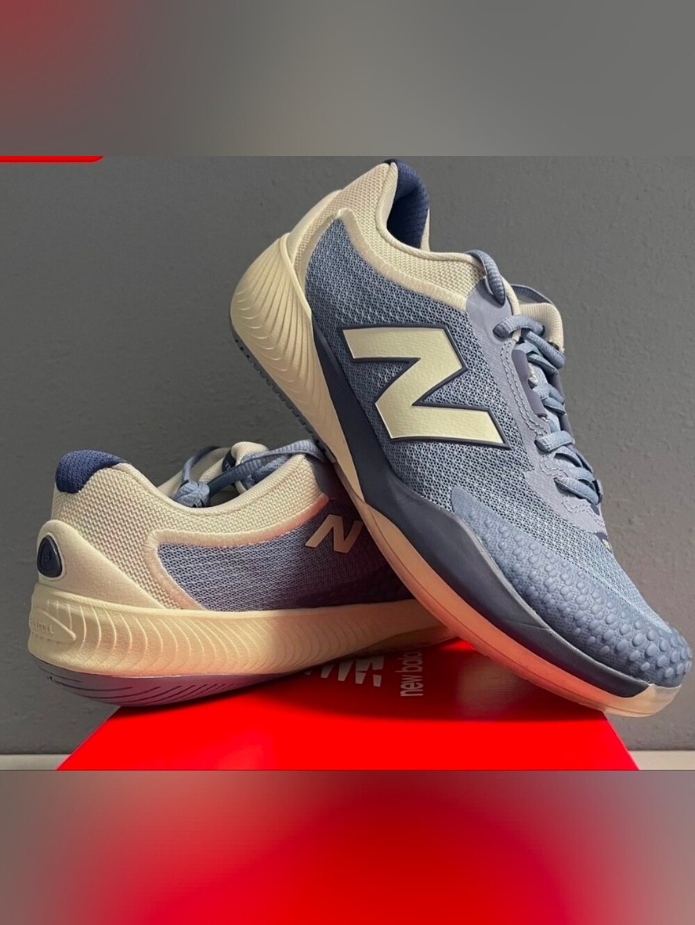New Balance Men's 996 Two-Tone Blue Running Sneakers
